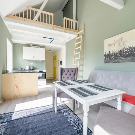 Gammelskola Apartment Henningsvaer